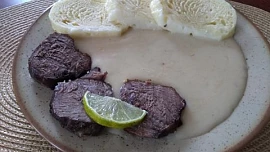 Líčka se staročeskou celerovou omáčkou