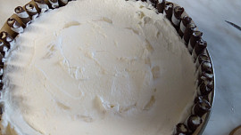 Šlehačkový nadýchaný dort
