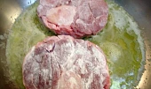 Telecí ossobuco se šafránovým rizotem