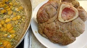 Telecí ossobuco se šafránovým rizotem
