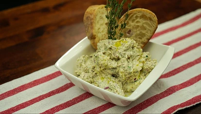 Tofu-kešu "tvarohová" pomazánka s bylinkami