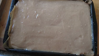 Voňavý koláč s hruškami a pudinkem