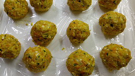 Celerové karbanátky s mrkví a Nivou