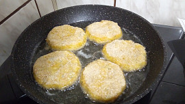 Celerové karbanátky s mrkví a Nivou