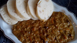Houbová omáčka se zeleninou - bez masa a mouky