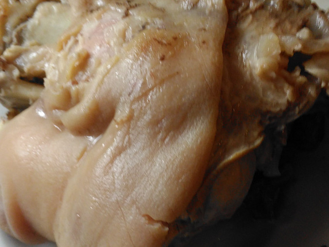Ovarové koleno a 4 jídla z vařeného kolena, Uvařené prokrojené koleno na ovárek