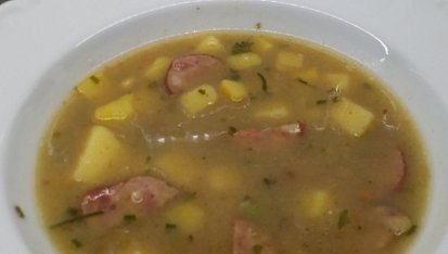 Zapražená kmínka s bramborem a klobásou