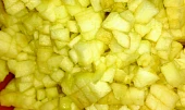 Lívanečky s jablky na kostičky, Kostičky jablek by měly být menší než 1 cm