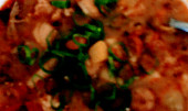 Polévky z vepřového kolene (nebo masa), \"Vuřtovka\" tentokrát s masem, párkem a brambory na způsob gulášovky
