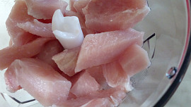 Roládky plněné loveckým salámem