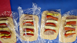 Roládky plněné loveckým salámem