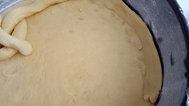 Koláč s jablíčkovo-pudingovou náplní