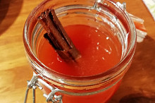 Šípkový sirup se skořicí
