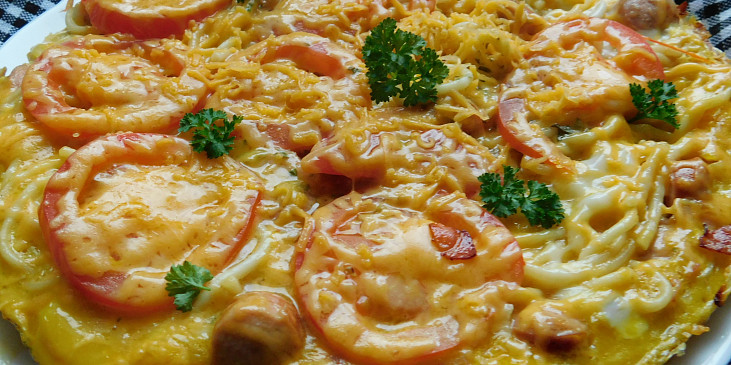 Špagetová omeleta se sýrem