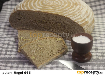Špaldovo-žitný chléb s vlašskými ořechy
