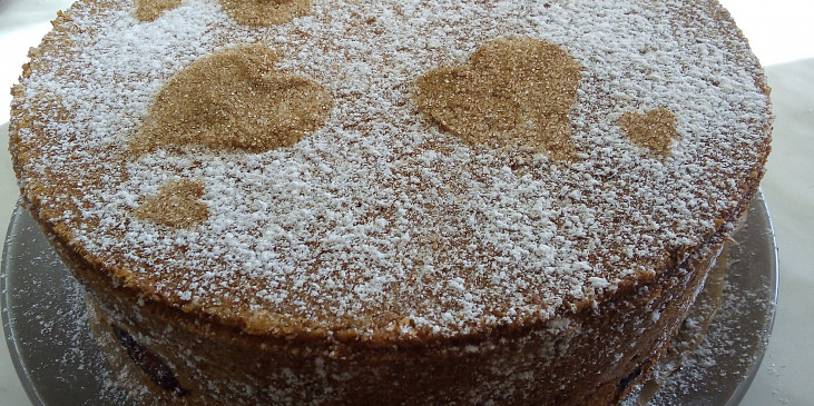 Švestkový koláč v dortové formě