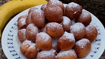 Bleskové jogurtové koblížky s banánem