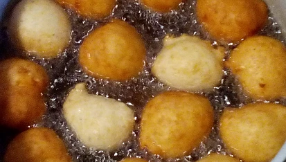 Bleskové jogurtové koblížky s banánem