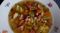 Česnečka z uzeného kolene