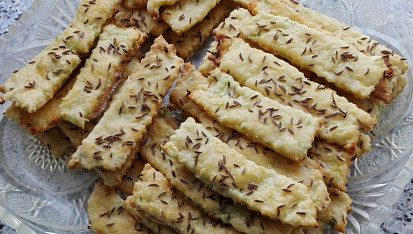 Cuketové tyčinky k vínu, Křehké cuketove tyčinky