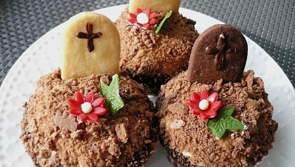 Cupcaky s hrobečky na Halloween