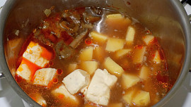 Houbová polévka se sýrem