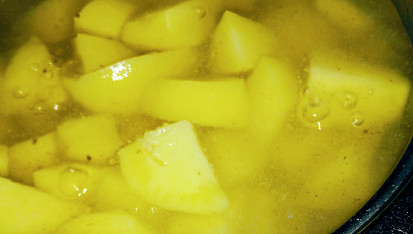 Vařené brambory s citronem