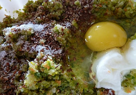 Brokolicové karbanátky s domácími hranolky a s jogurtovým  dipem (Přidáme ostatní ingredience)