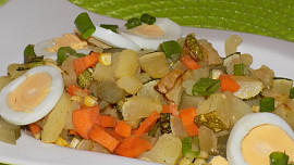 Cuketovo-bramborový salát