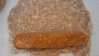 Dvoubarevná sekaná se sýrem