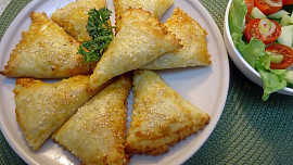 Empanada (slaný koláč) s hovězím masem a sýrem