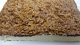 Ořechový medovník pražáka Péti Nováka