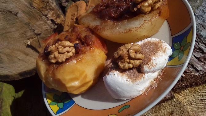Pečená jablka / hrušky s karamelovou náplní