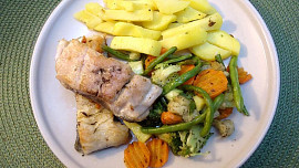 Ryba dělaná v papilotě a zelenina na másle