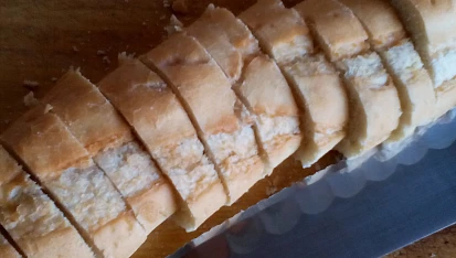 Slaný koláč z francouzské bagety