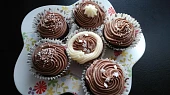 Perníkové cupcakes se skořicovým krémem, Čoko skořicove...