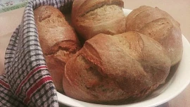 Rychlé chlebíky bez hnětení (úžasně křupavé)