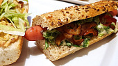 Americký a Caesar Hot dog