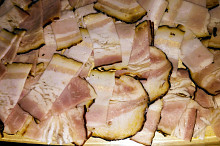 slanina byla jemně krájená a pekáček nevelký, takže cca 60 g slaniny vypadá hodně bohatě