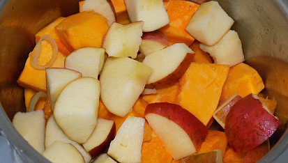 Hokkaido polévka  s jablky