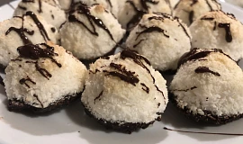 Kokosky mačené v čokoládě