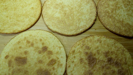 Mokka dort plněný šlehačkou