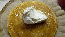 Mokka dort plněný šlehačkou