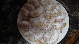 Nekynuté svatomartinské rohlíčky s ořechovou náplní