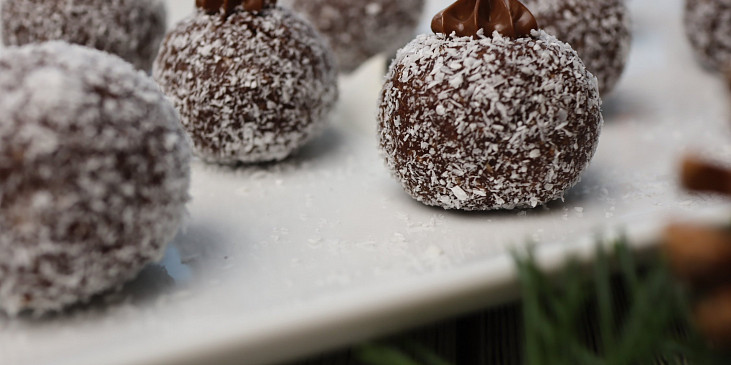 Nepečené čokoládovo-kokosové kuličky s Nutellou