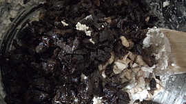 Ovesné placičky s ořechy a sušenými švestkami