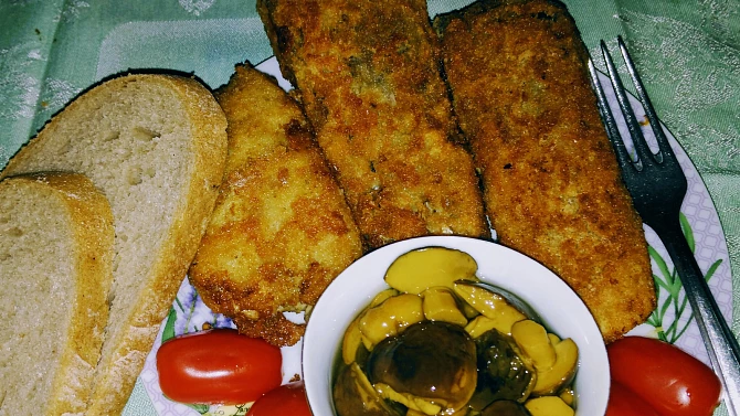 Smažený kořeněný kapr podle Nadi, Smažený kořeněný kapr - měla jsem dnes k večeři s chlebem. 