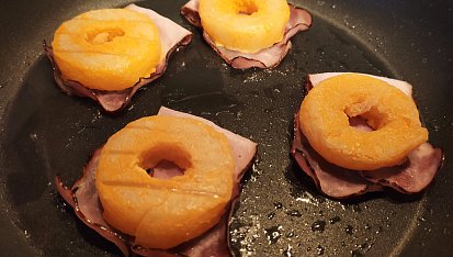 Tvarůžky na slaninovém lůžku
