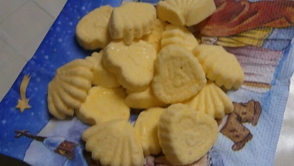 Žloutkové cukroví do formiček