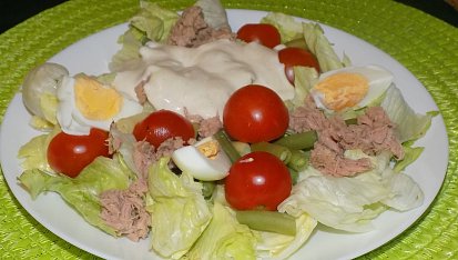 Ledový salát s tuňákem a vejci